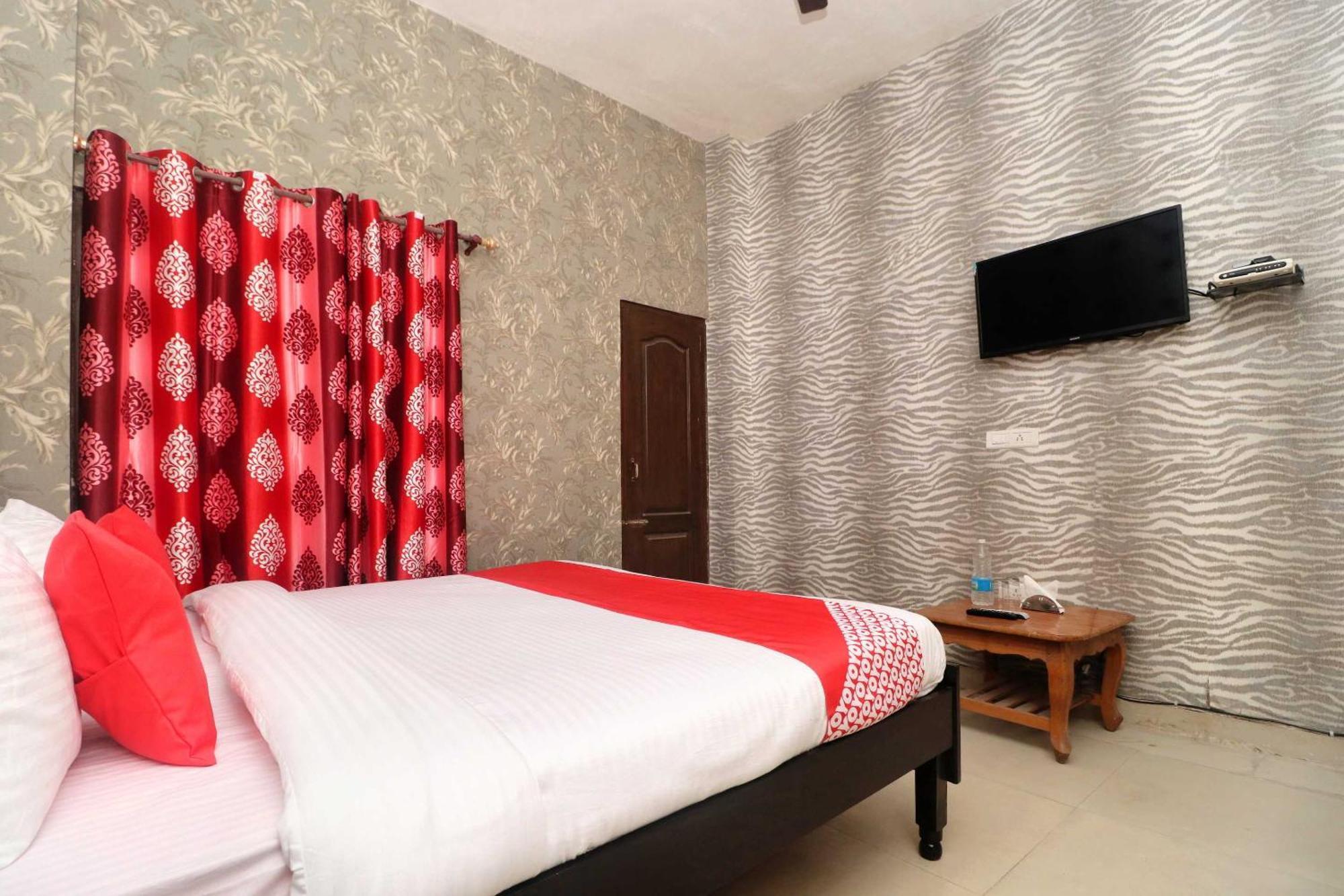 Oyo Hotel Aryan Plaza Chandīgarh Exterior foto