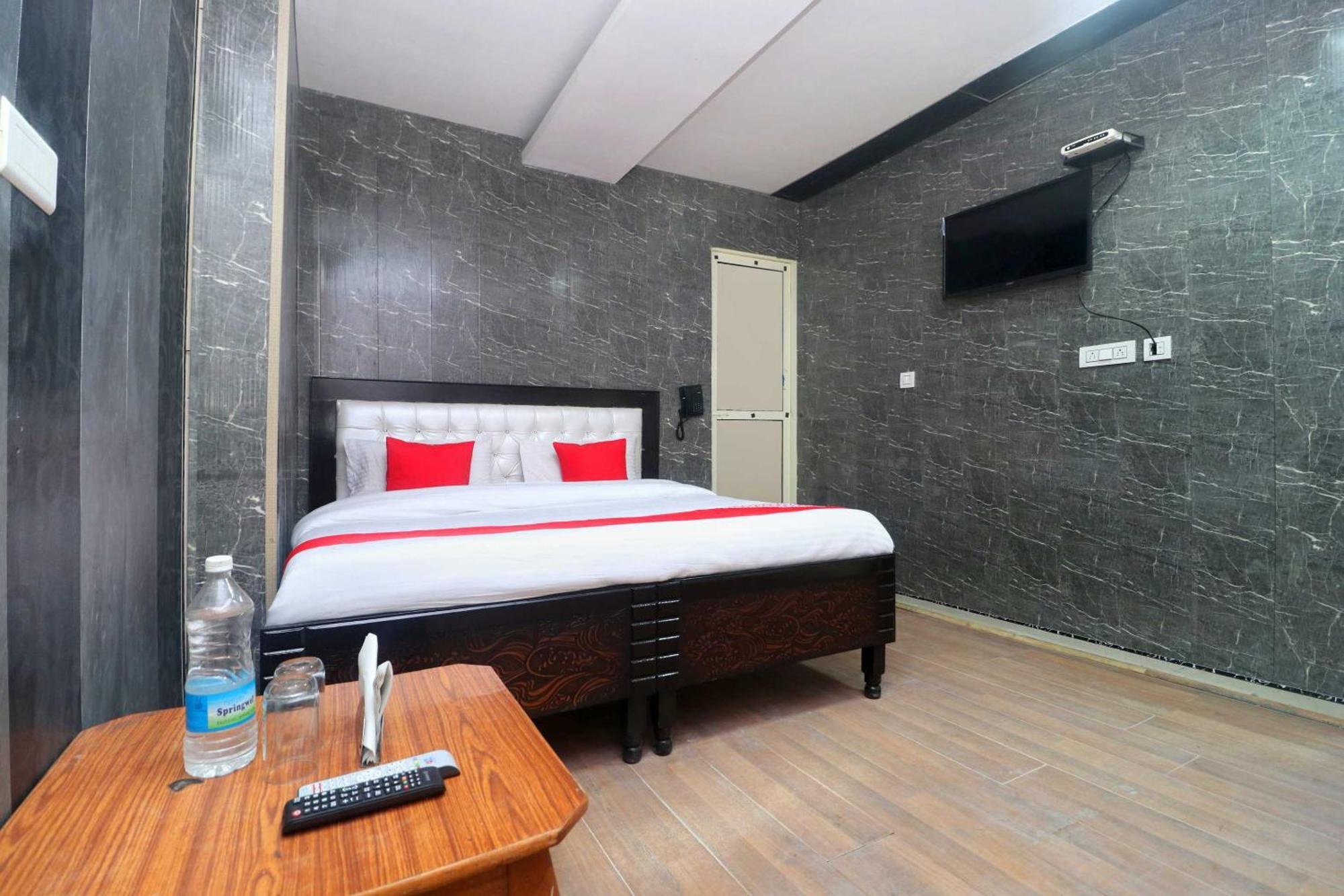 Oyo Hotel Aryan Plaza Chandīgarh Exterior foto